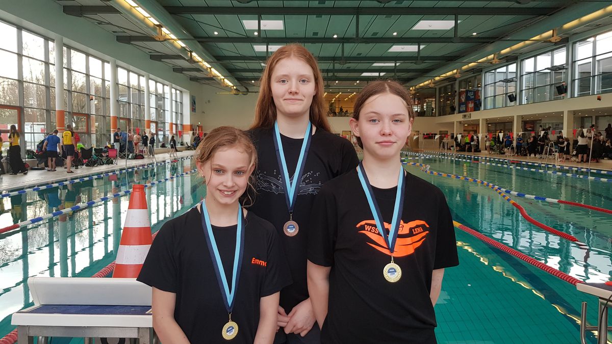 Foto, von links: Emma Woogk, Janne Thomßen und Lena Berlinska. Fotografin: Garnet Thomßen.