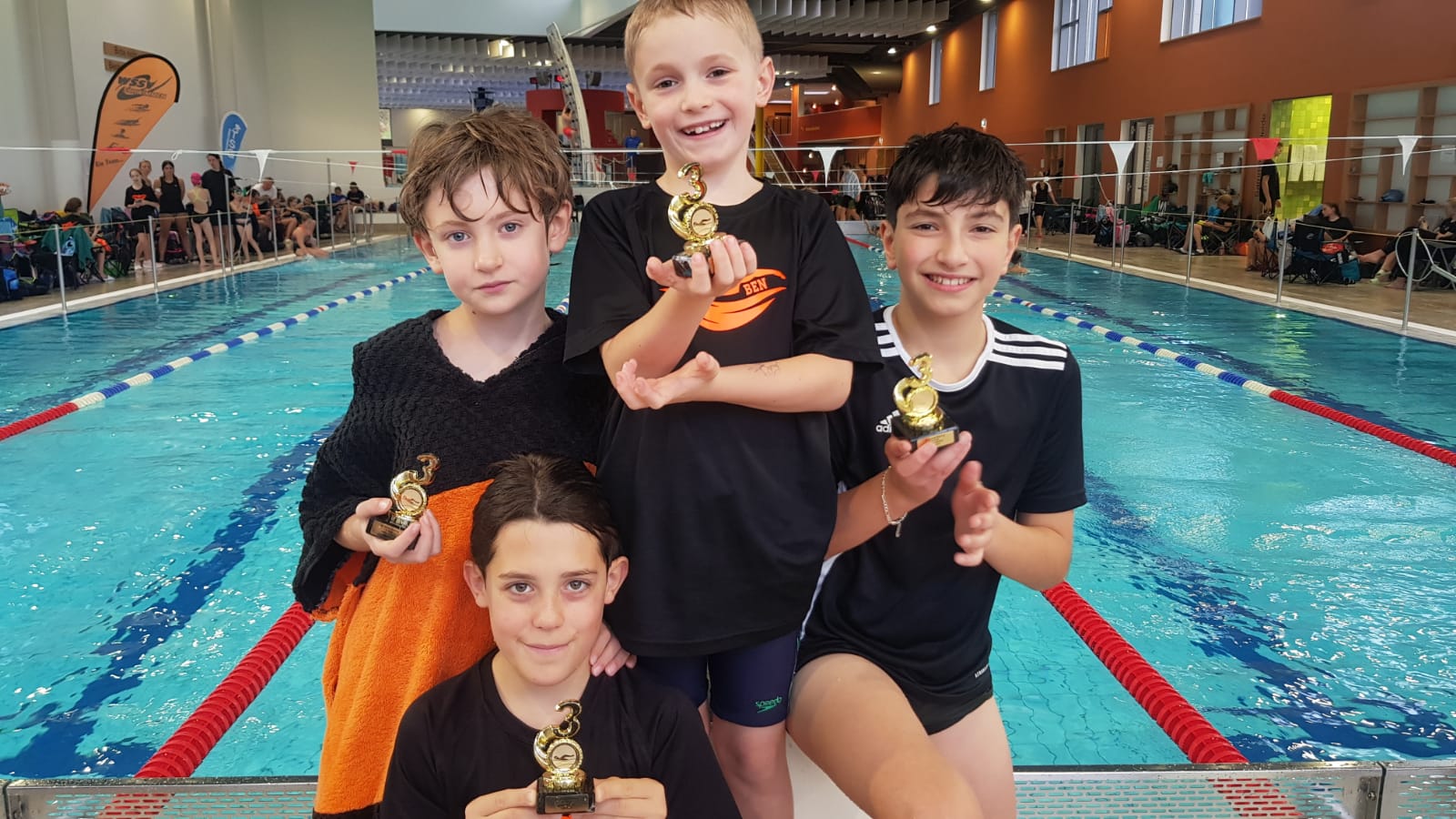 Foto, von links: Felix Hutter, Raphael Becker, Ben Schomberg, Sami Dahdal. Fotografin: Garnet Thomßen.