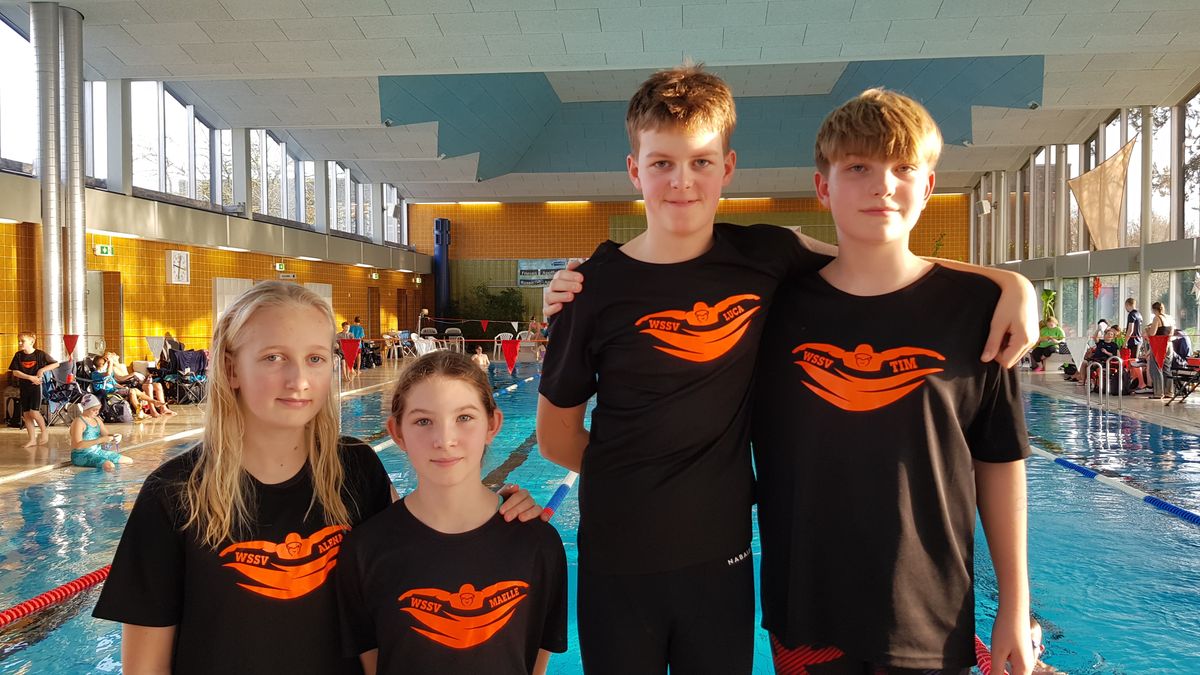 Foto, von links: Alena Niehuß, Maelle-Tamea Latour, Luca Schröter und Tim Dumalski. Fotografin: Garnet Thomßen.