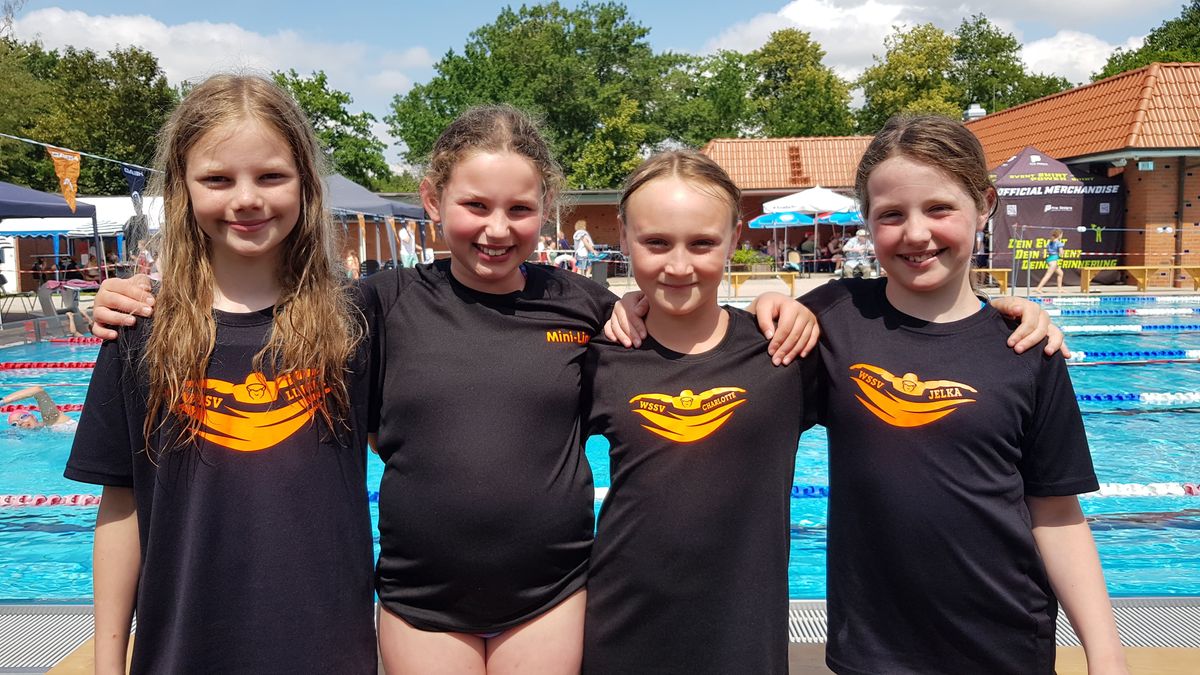Foto, von links: Linnea Sophie Hiller, Lina Sophie Höke, Charlotte Maria Timpf und Jelka Müller. Fotografin: Garnet Thomßen.