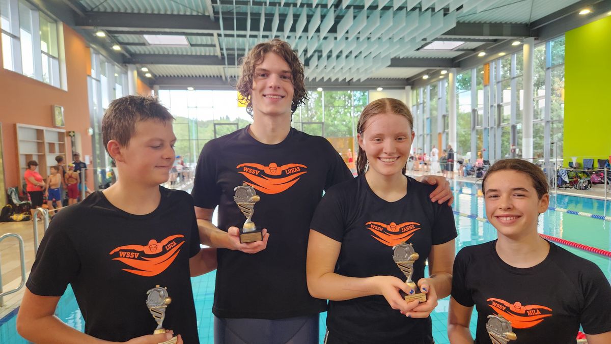 Foto, von links: Luca Schröter, Lukas Angermeyer, Janne Thomßen und Mila Engel. Fotografin: Garnet Thomßen.