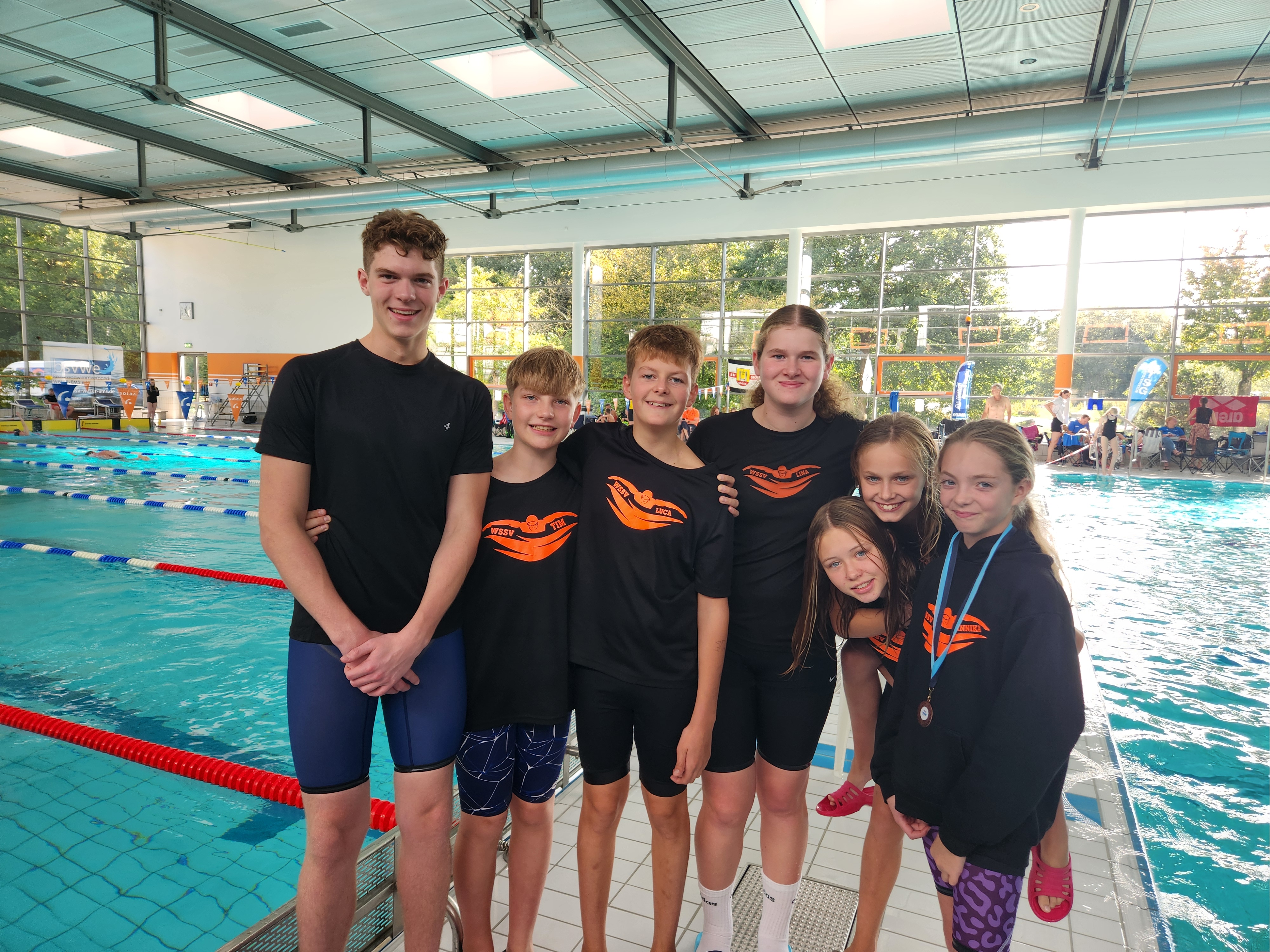 Foto, von links: Lukas Angermeyer, Tim Dumalski, Luca Schröter, Lina Tönnies, Lena Berlinska, Emma Elisabeth Woogk und Jannika Hutter. Fotografin: Lina Thomßen.